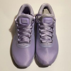 Nike Air Max Zero size youth 7 women 8.5